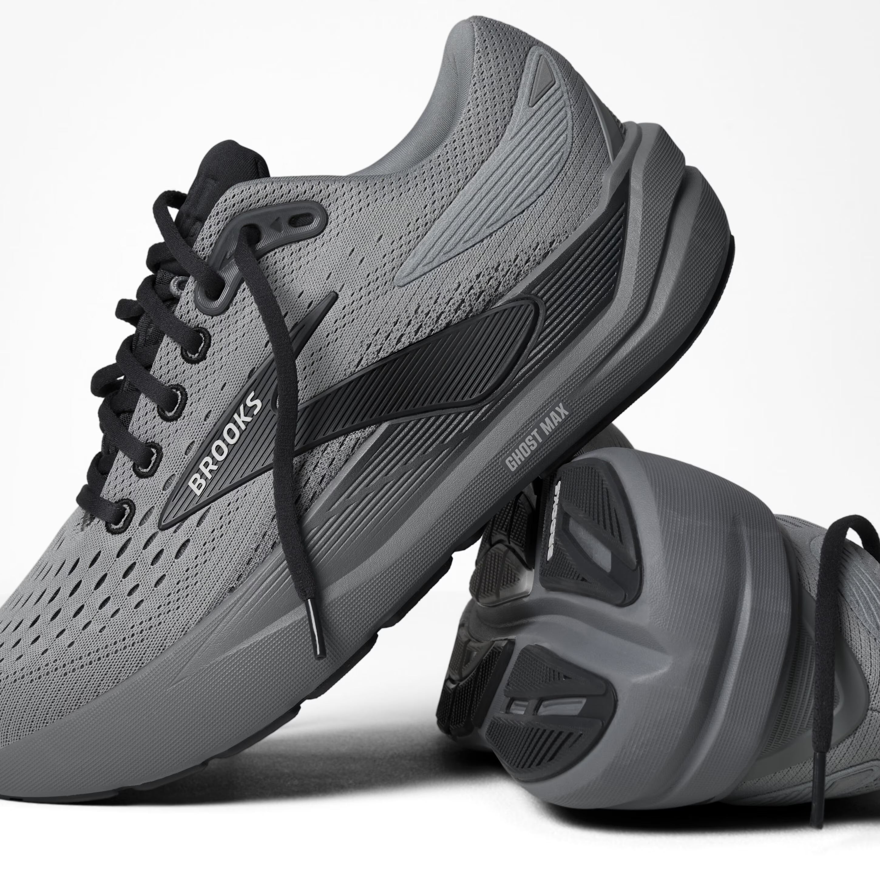 Men's Brooks Ghost Max 3 Road Running Shoe in Primer Grey/Ebony