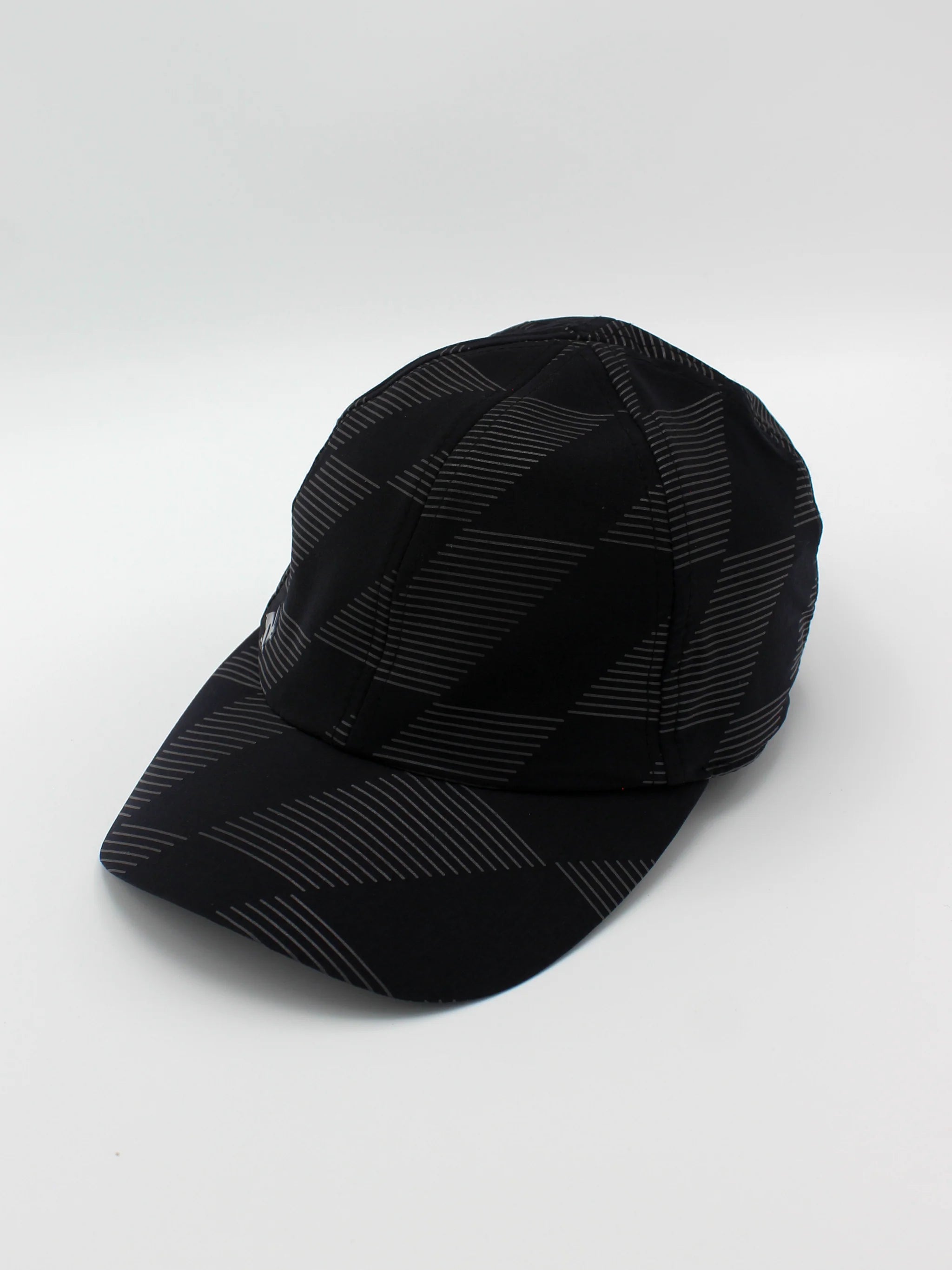 rabbit Women's Low Light Tech Cap in Carbon