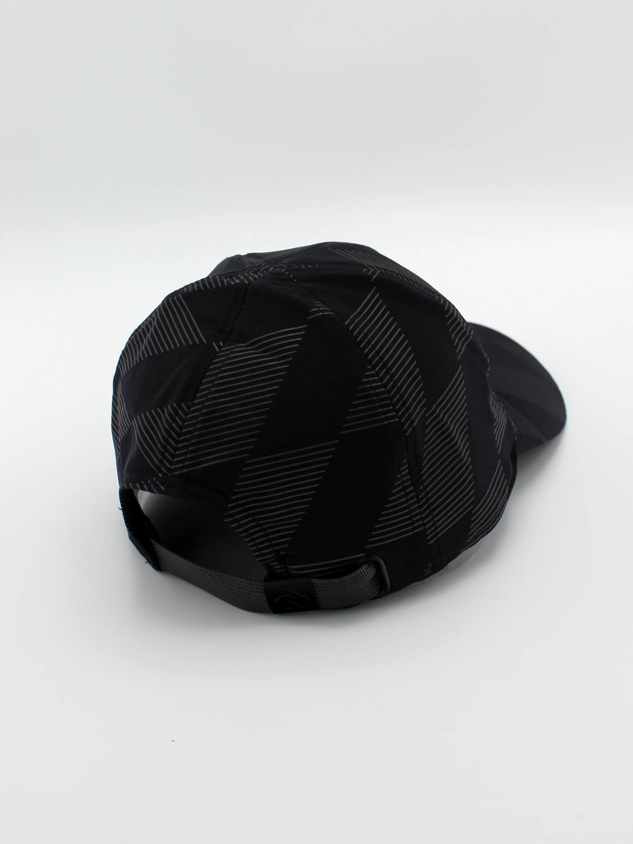 rabbit Women's Low Light Tech Cap in Carbon