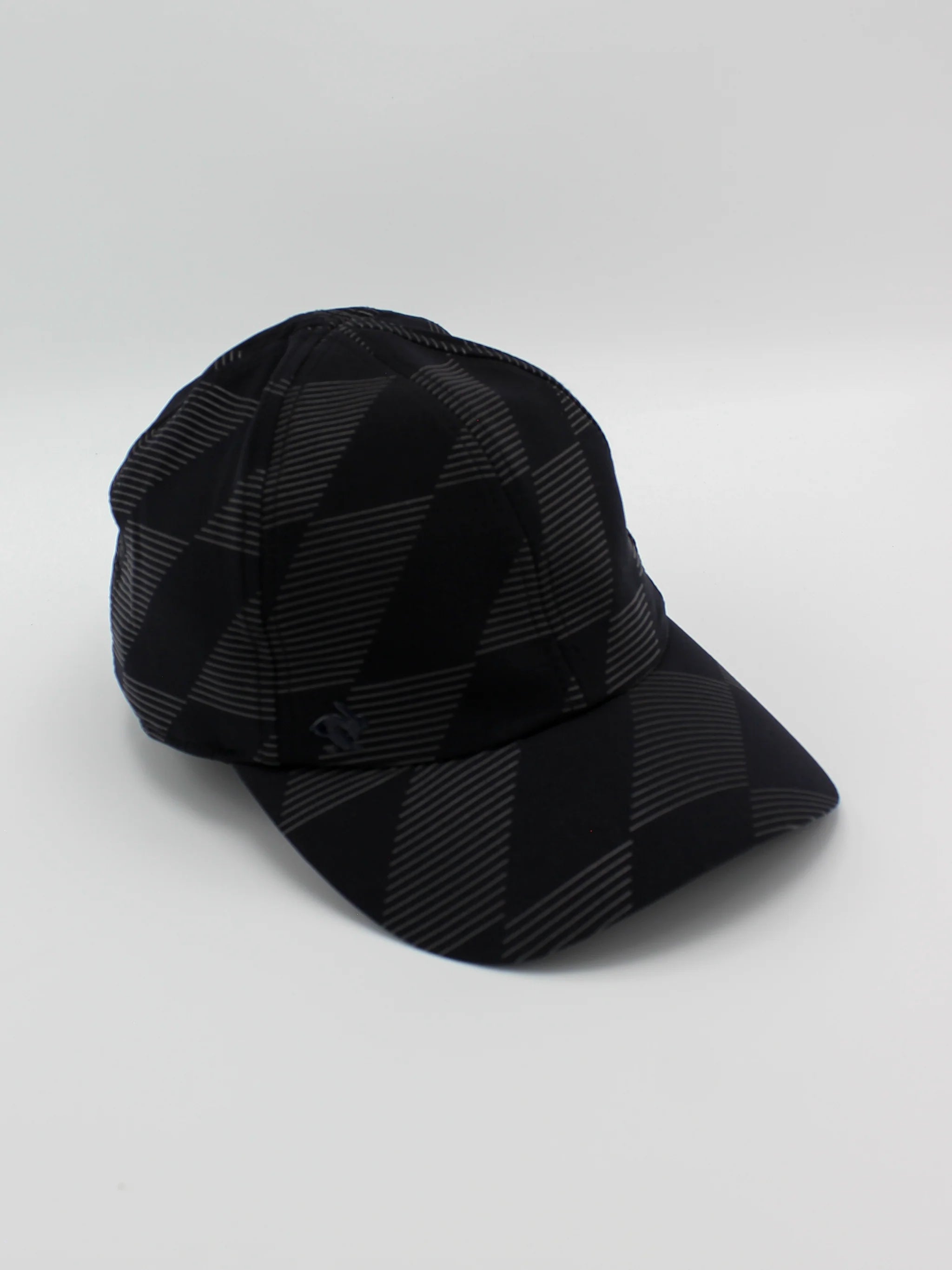 rabbit Women's Low Light Tech Cap in Carbon