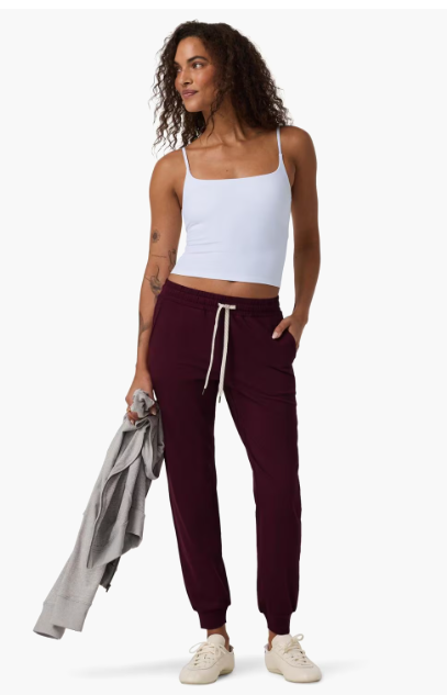 vuori Women's Performance Jogger in Cherry Noir