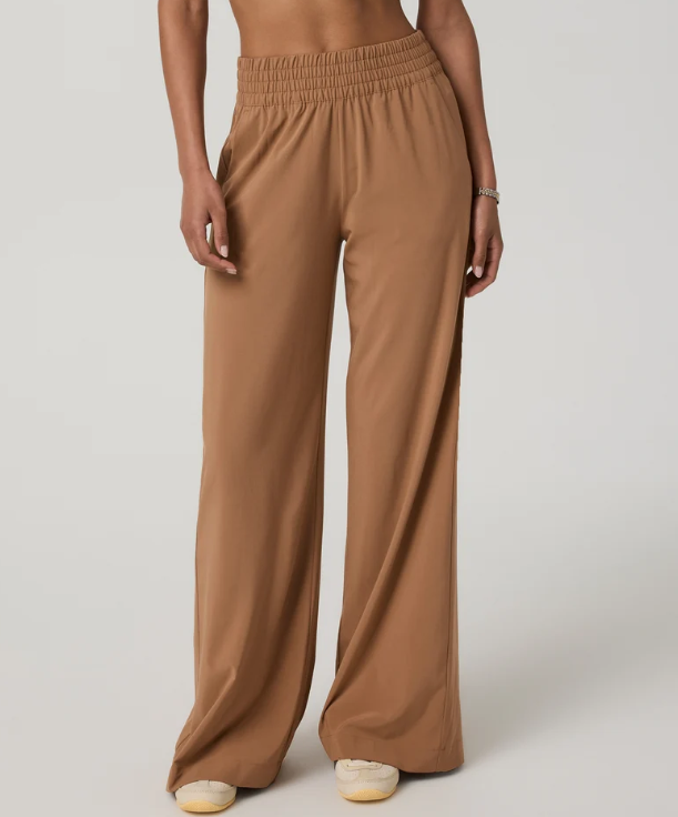 vuori Women's Villa Wideleg Pant in Tobacco Brown