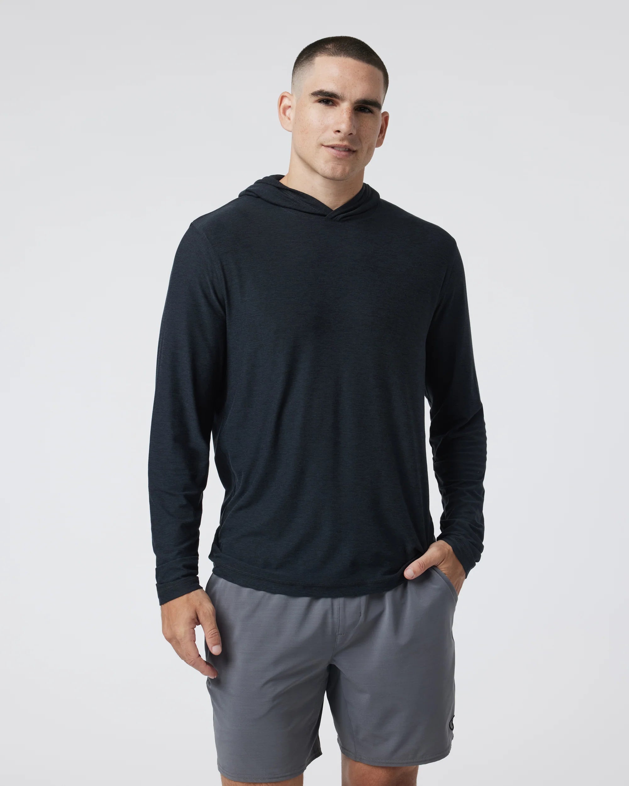 vuori Men's Strato Tech Hoodie in Black Heather