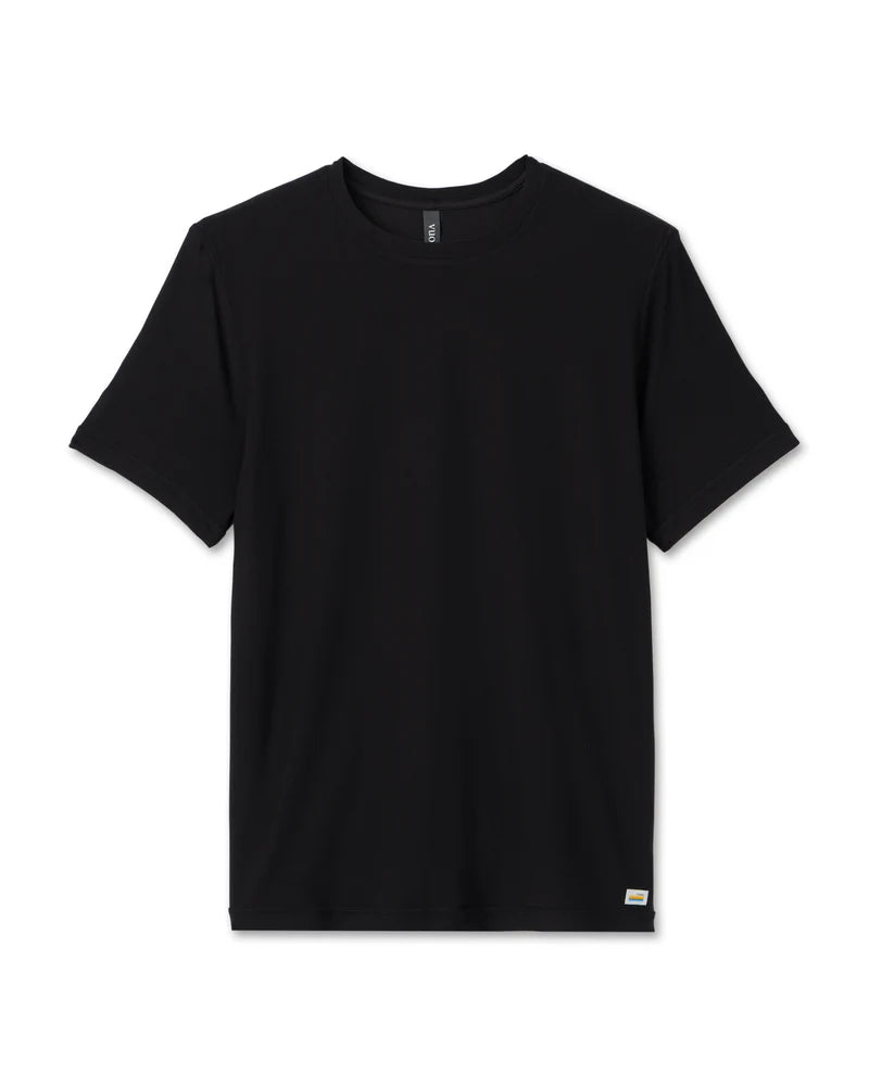 vuori Men's Strato Tech Tee in Black