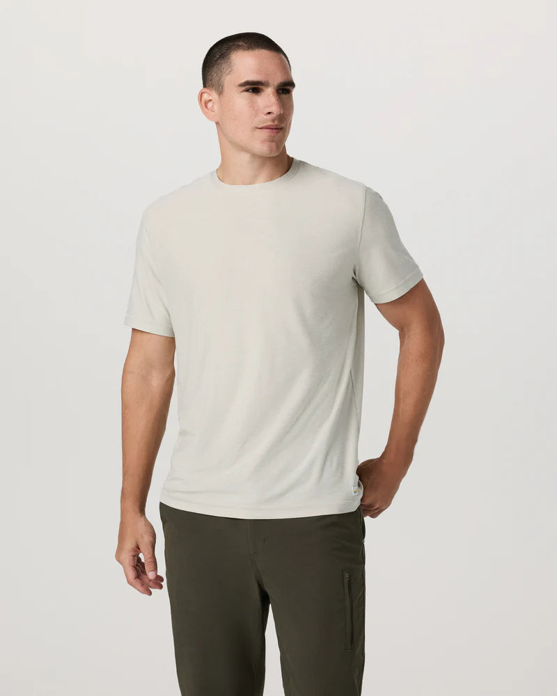 vuori Men's Long Sleeve Strato Tech Tee in Mushroom Heather