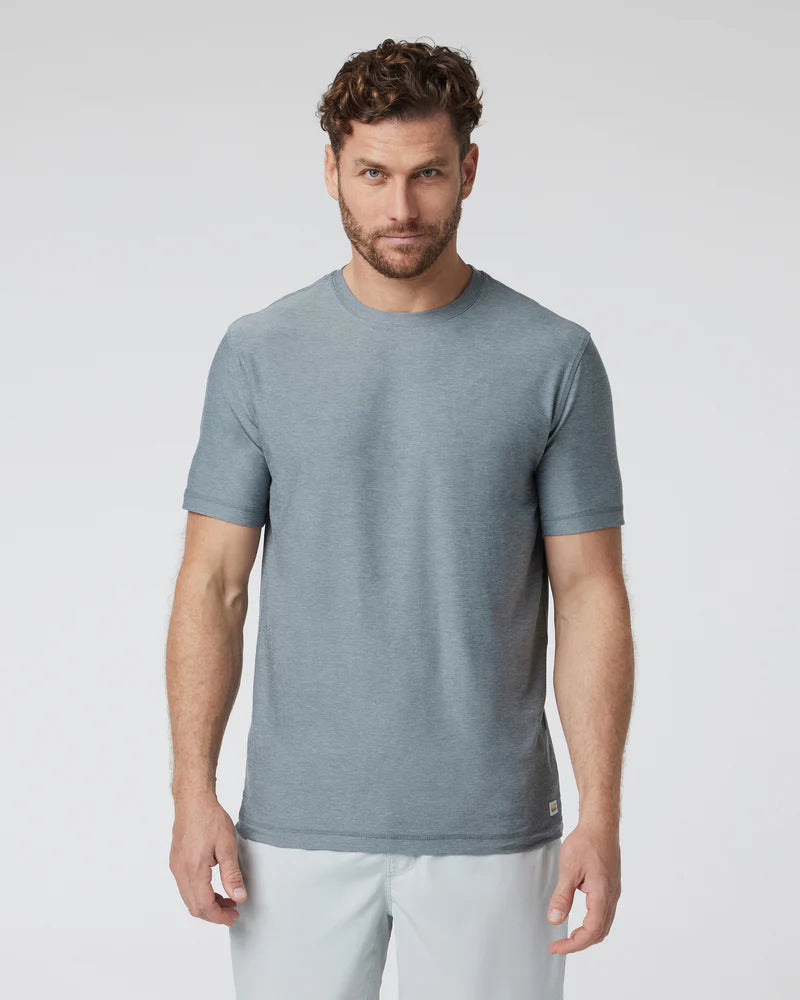 vuori Men's Strato Tech Tee in Dusty Blue Heather