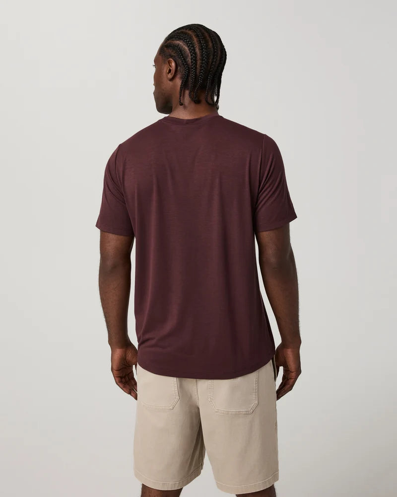 vuori Men's Current Tech Tee in Boysenberry