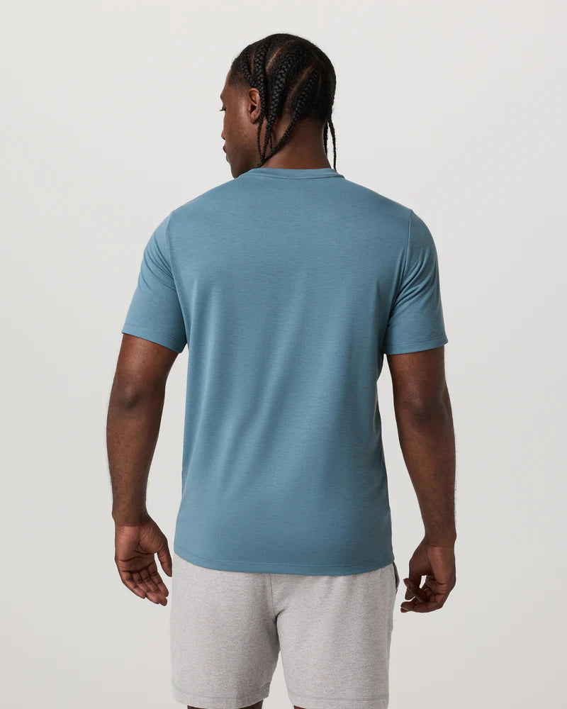 vuori Men's Current Tech Tee in Pond