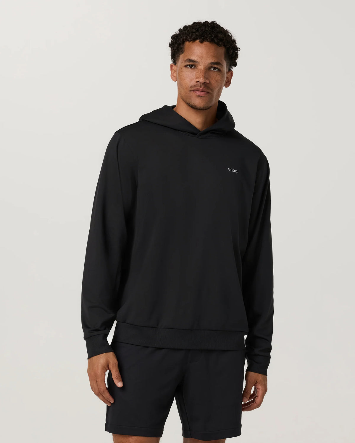 vuori Men's Sunday Pullover Hoodie in Black