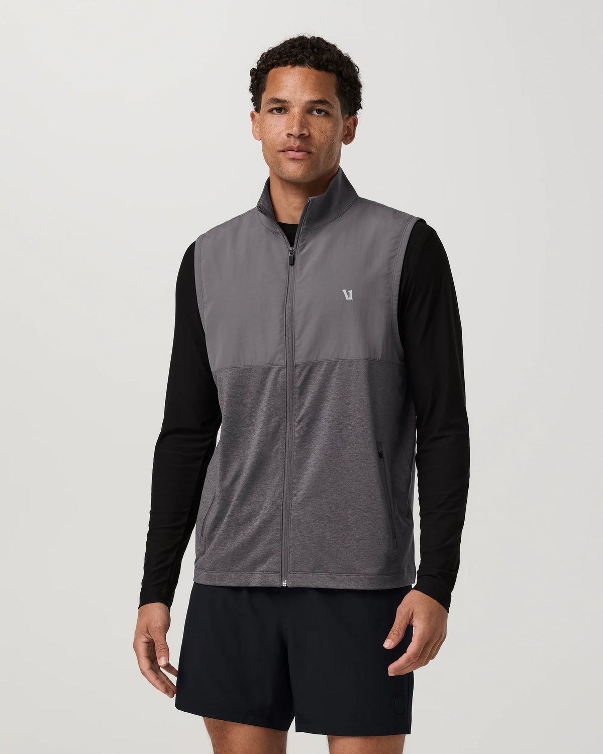 vuori Men's Sunday Element Vest in Gull Grey Heather
