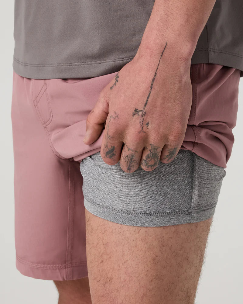 vuori Men's 5" Lined Kore Everyday Lined Short in Summer Red