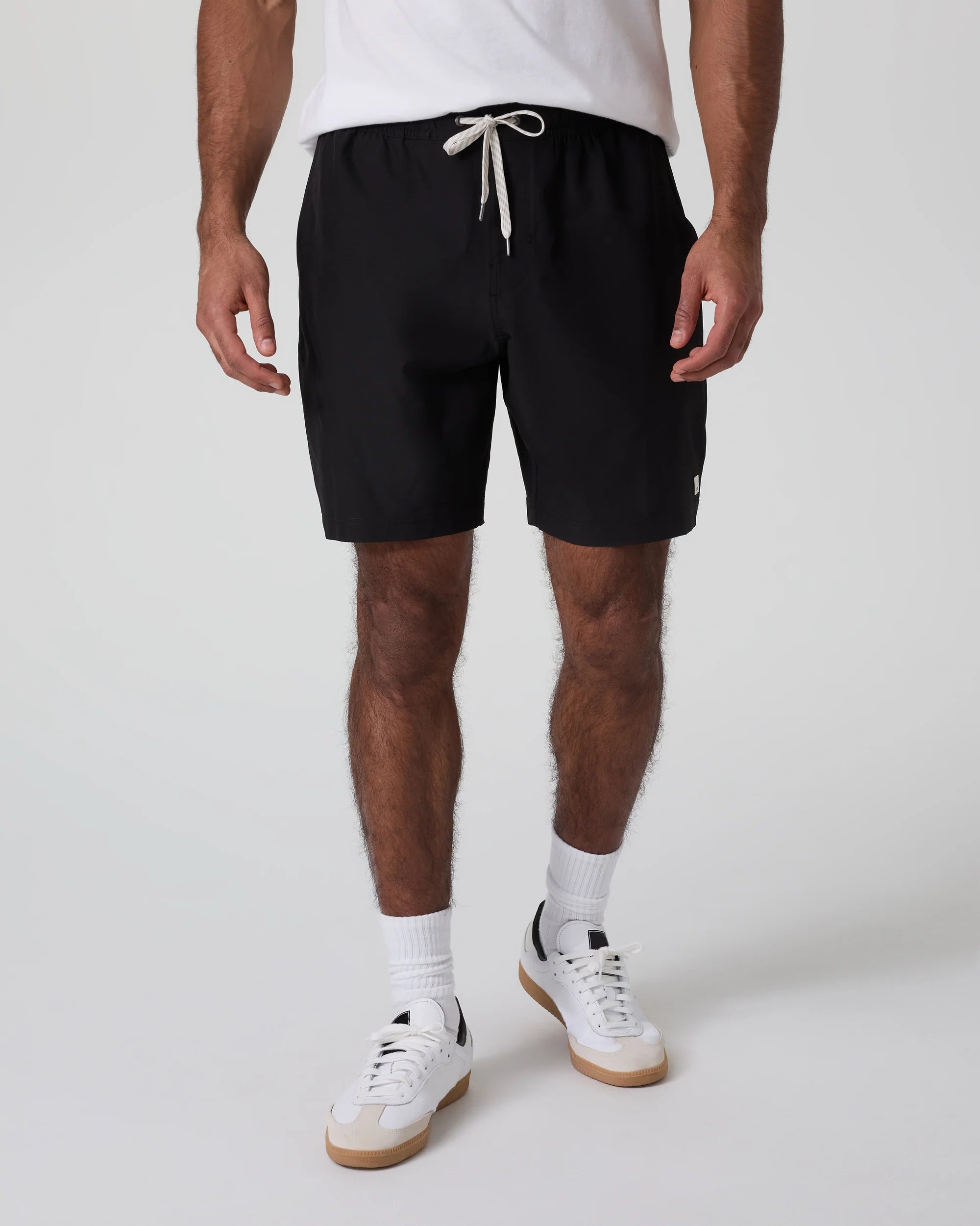 vuori Men's Banks Session Short 7" in Black