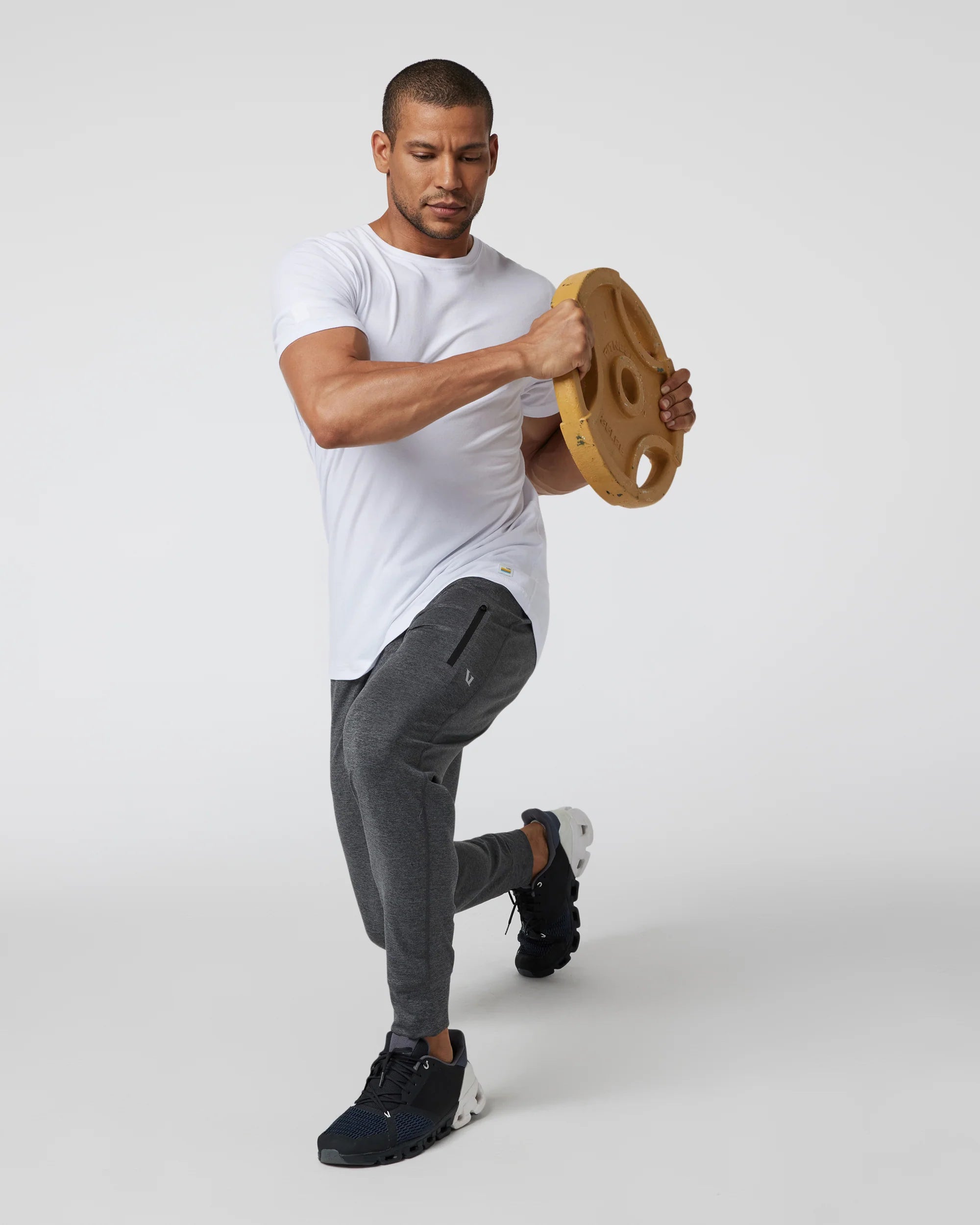 vuori Men's Sunday Performance Jogger in Charcoal Heather