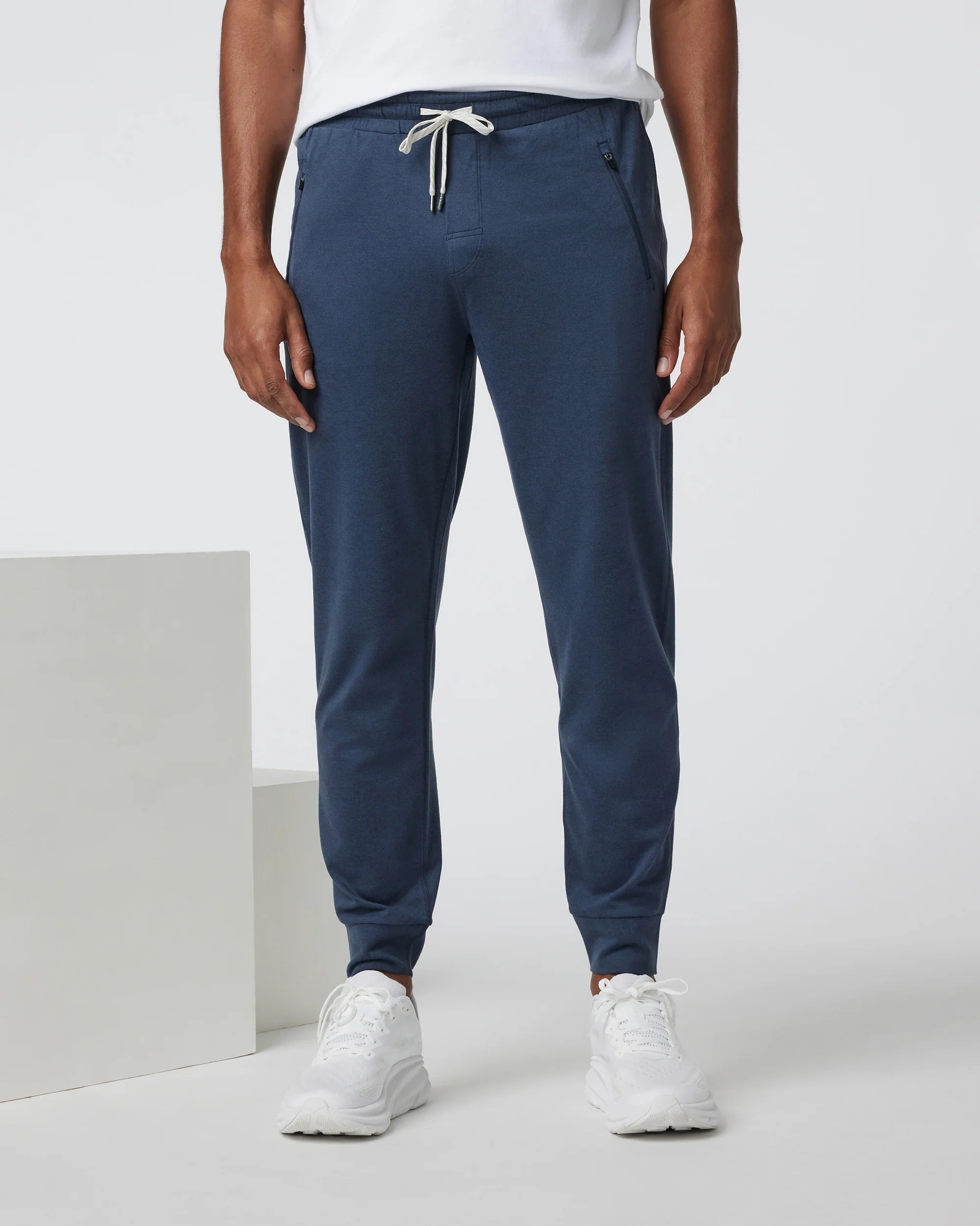 vuori Men's Ponto Performance Jogger in Azure Heather