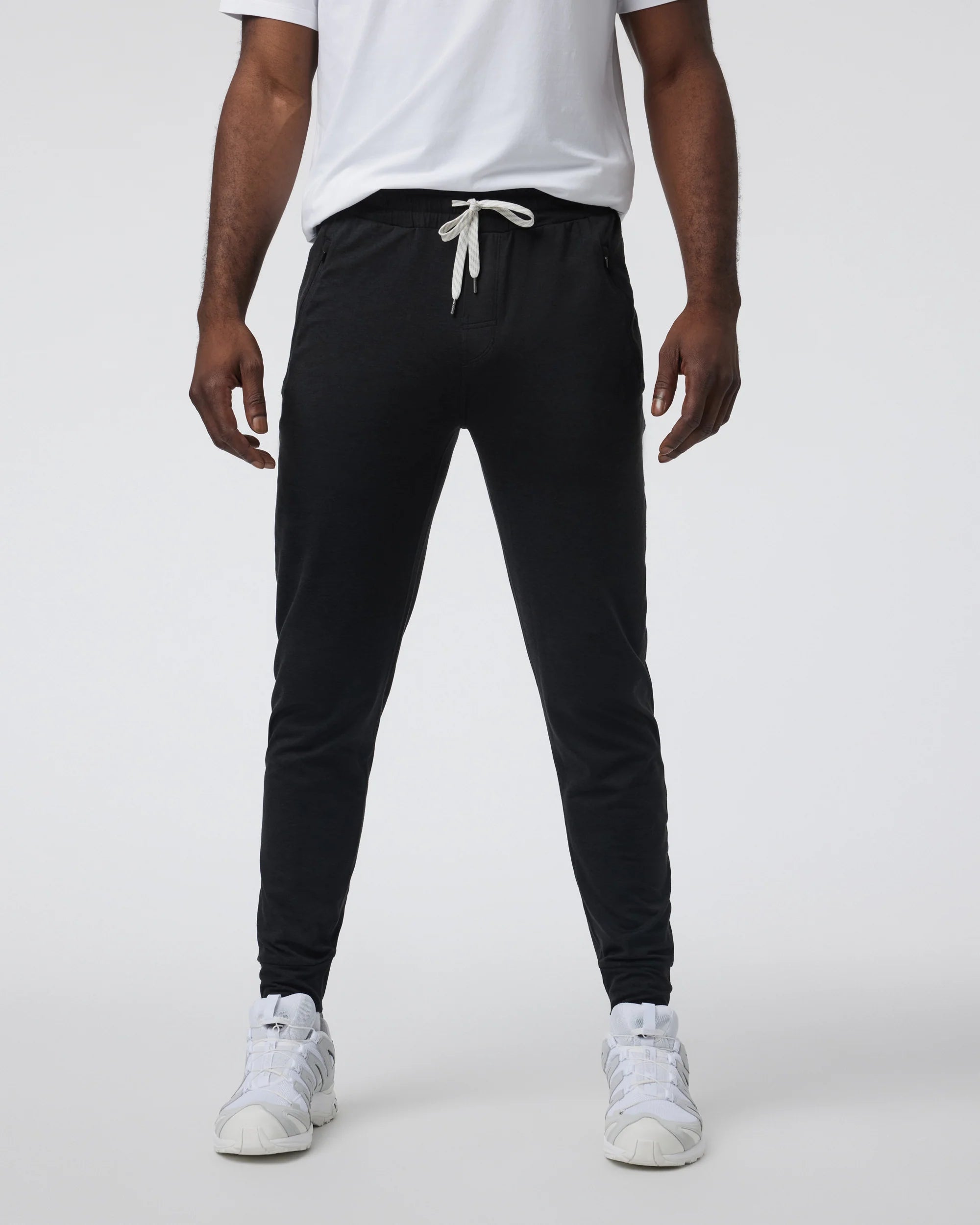 vuori Men's Ponto Performance Jogger in Black Heather
