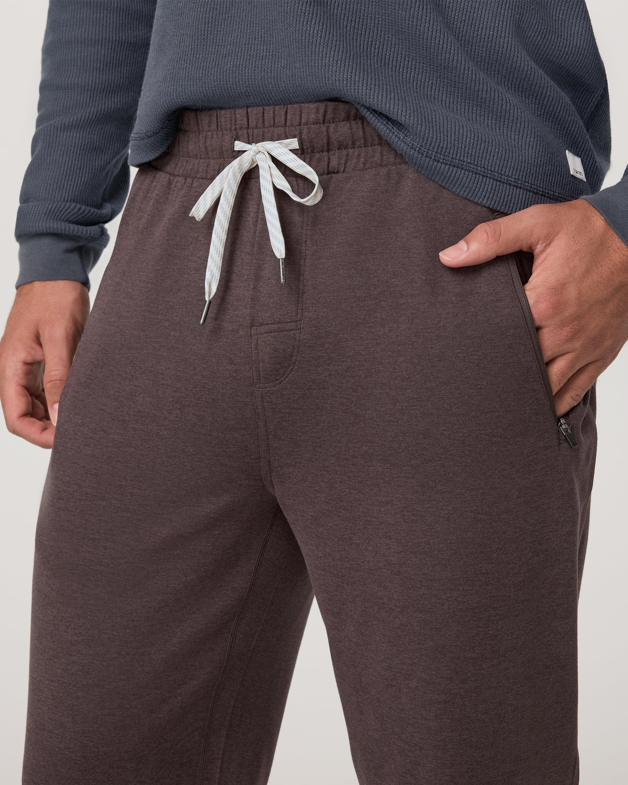 vuori Men's Ponto Performance Jogger in Sangria Heather