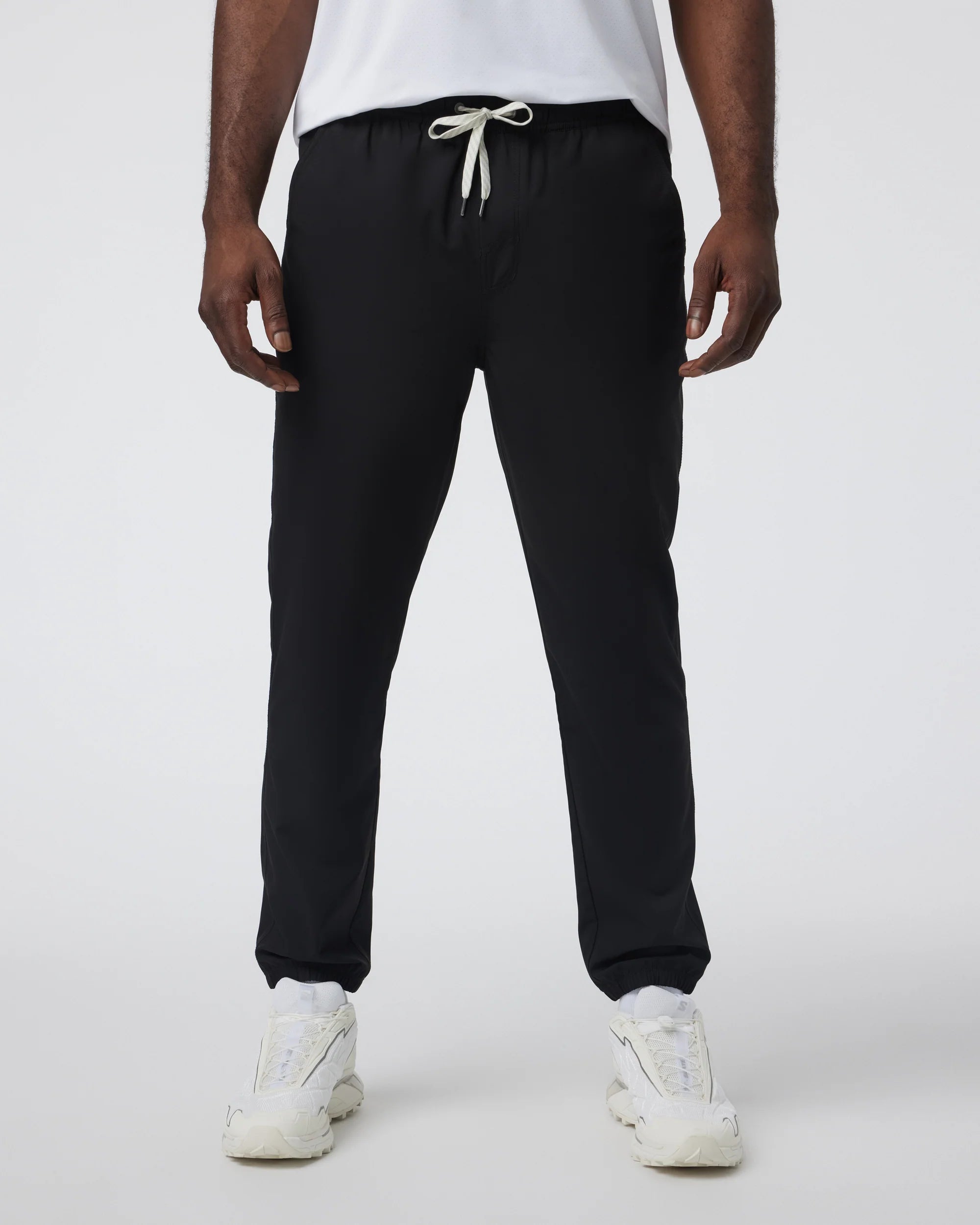 vuori Men's Kore Jogger Lined 28" in Black