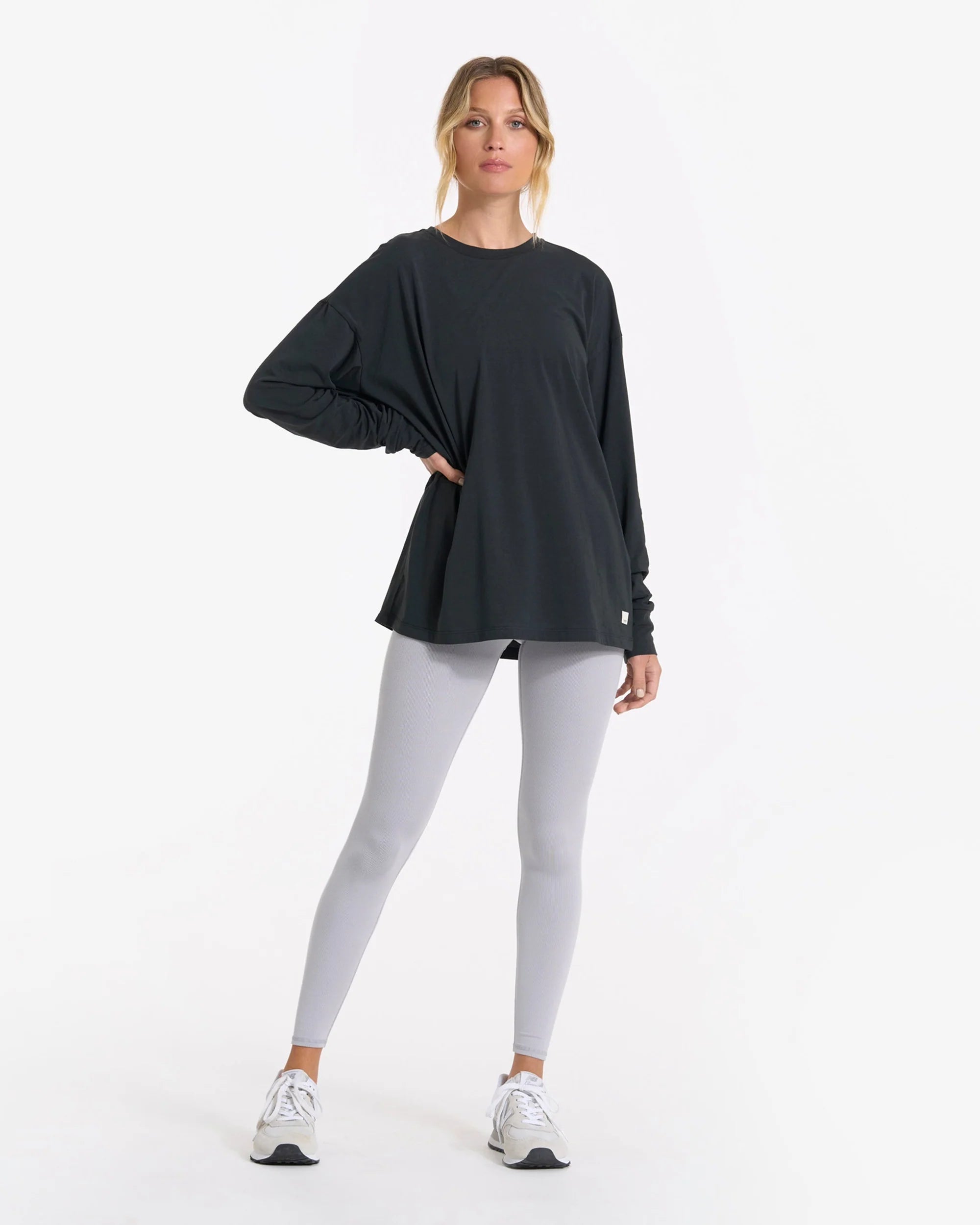 vuori Women's Long-Sleeve Feather Tee in Washed Black