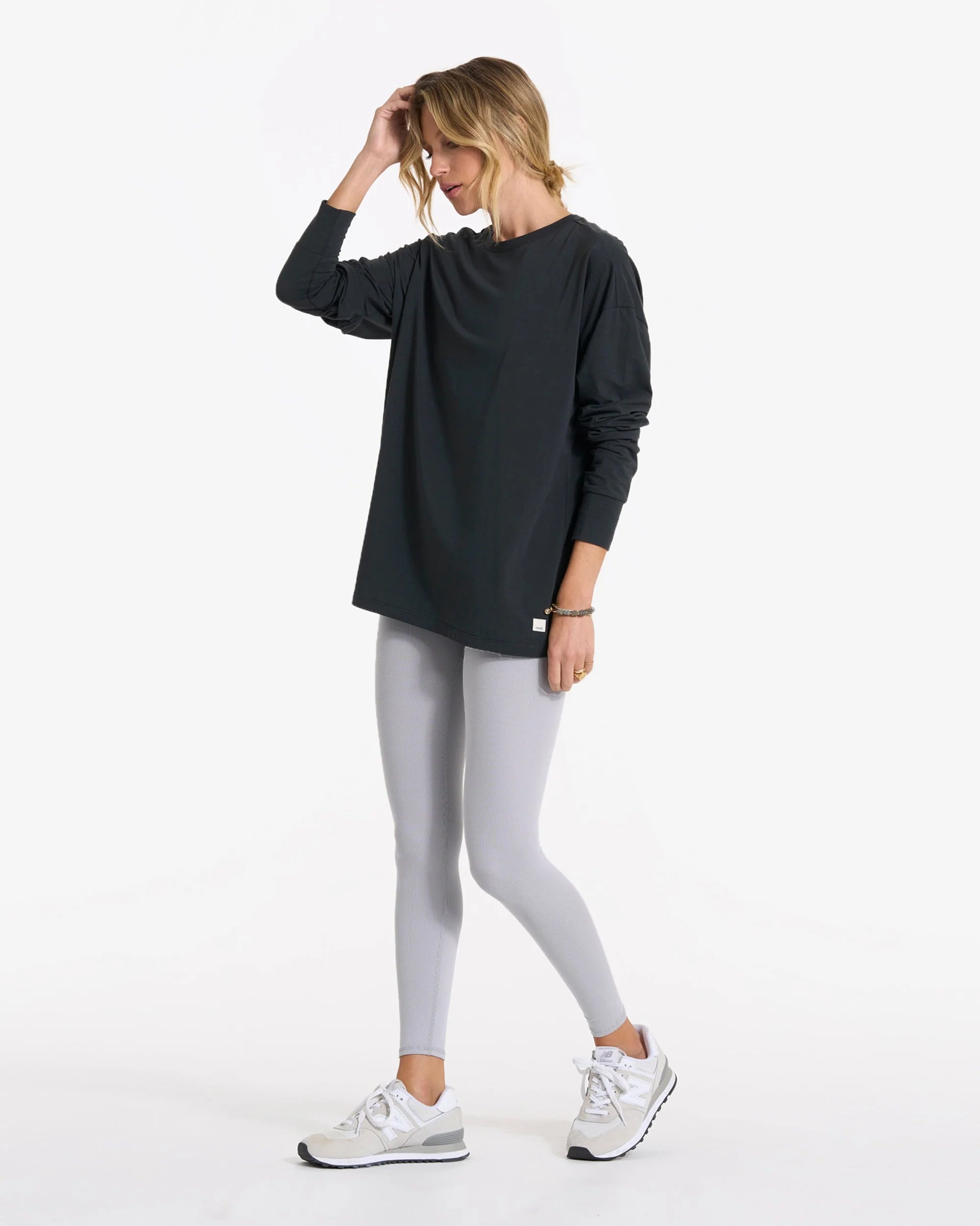 vuori Women's Long-Sleeve Feather Tee in Washed Black