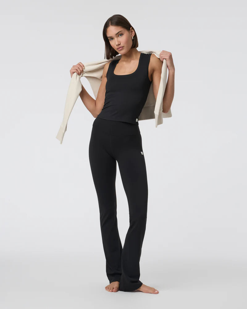 vuori Women's Halo Essential Scoop Tank in Solid Black