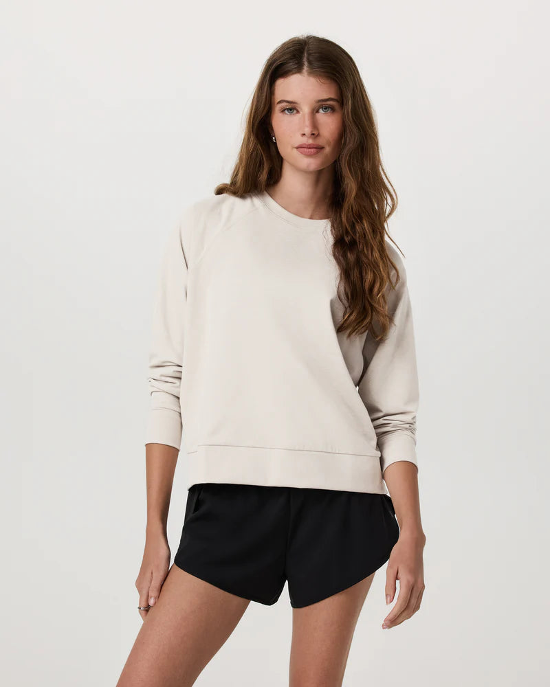 vuori Women's Long-Sleeve Halo Crew in Ecru Heather