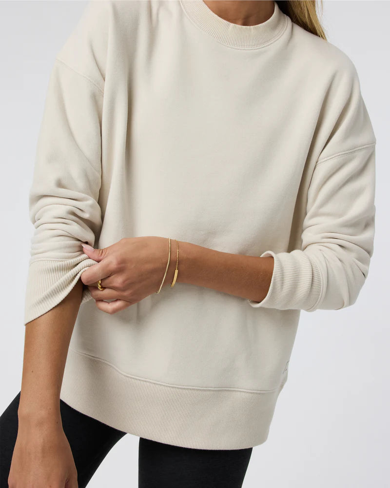 vuori Women's Sedona Weekender Crew in Bone