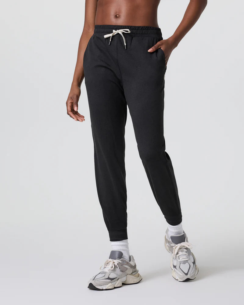 vuori Women's Performance Jogger - Long in Black Heather