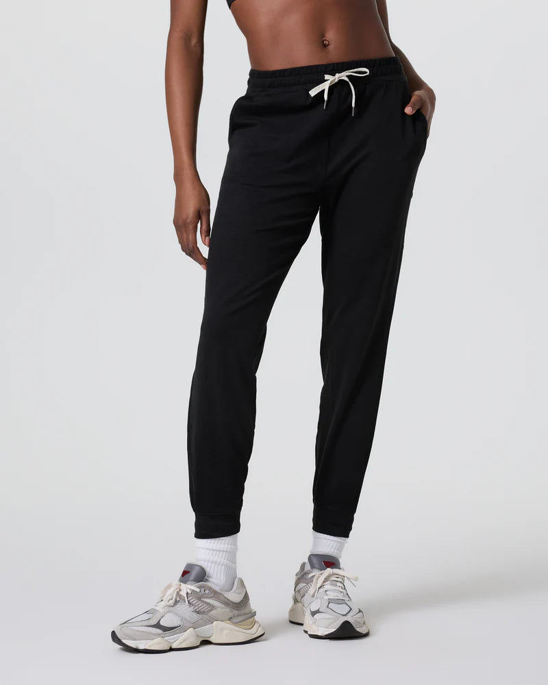 vuori Women's Performance Jogger in Black Heather