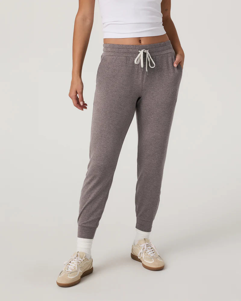 vuori Women's Performance Jogger in Huckleberry Heather