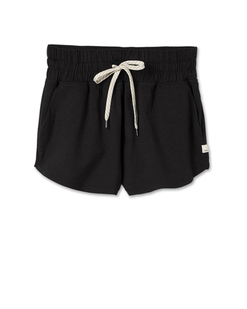 vuori Women's Halo Performance Short 2.0 in Black Heather