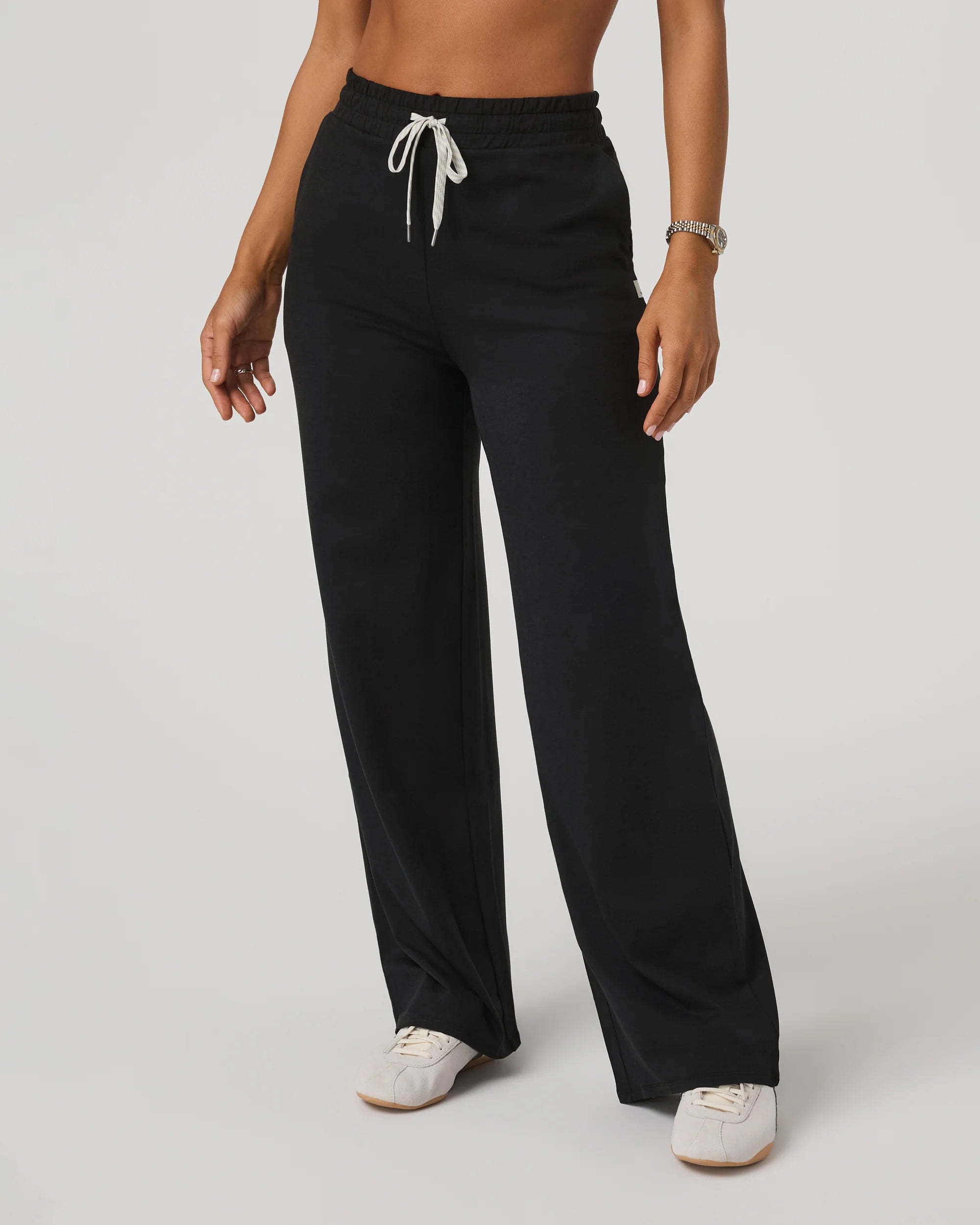vuori Women's Halo Essential Wideleg Pant in Black Heather