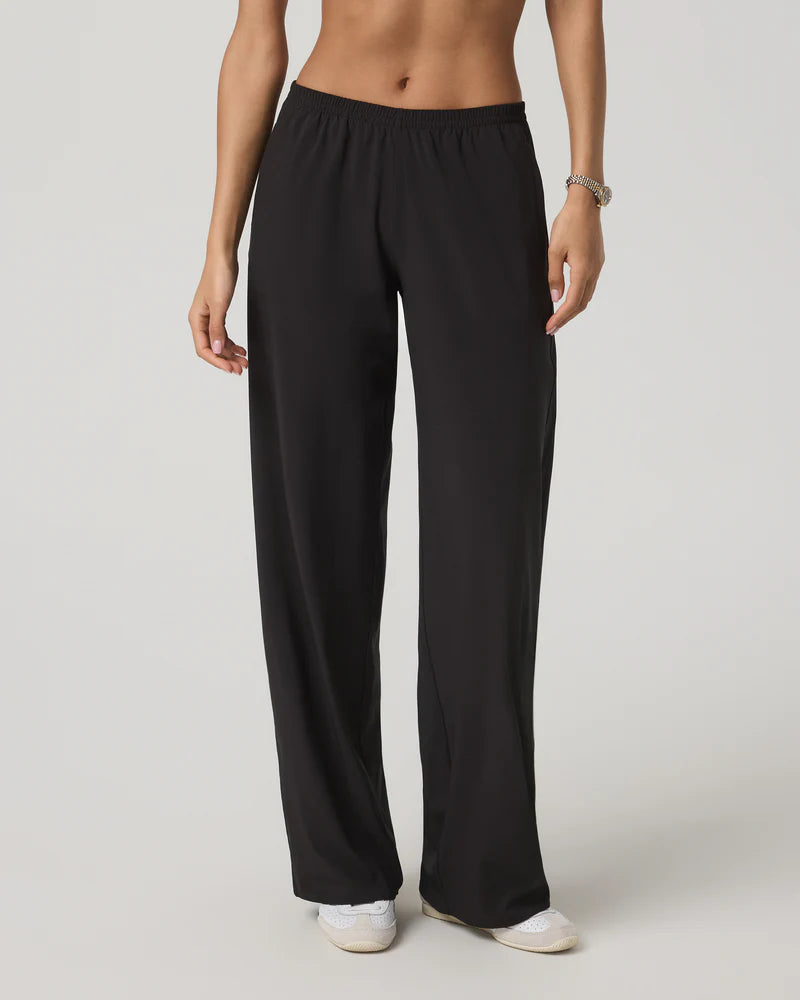 vuori Women's Villa Everyday Wideleg Pant in Black