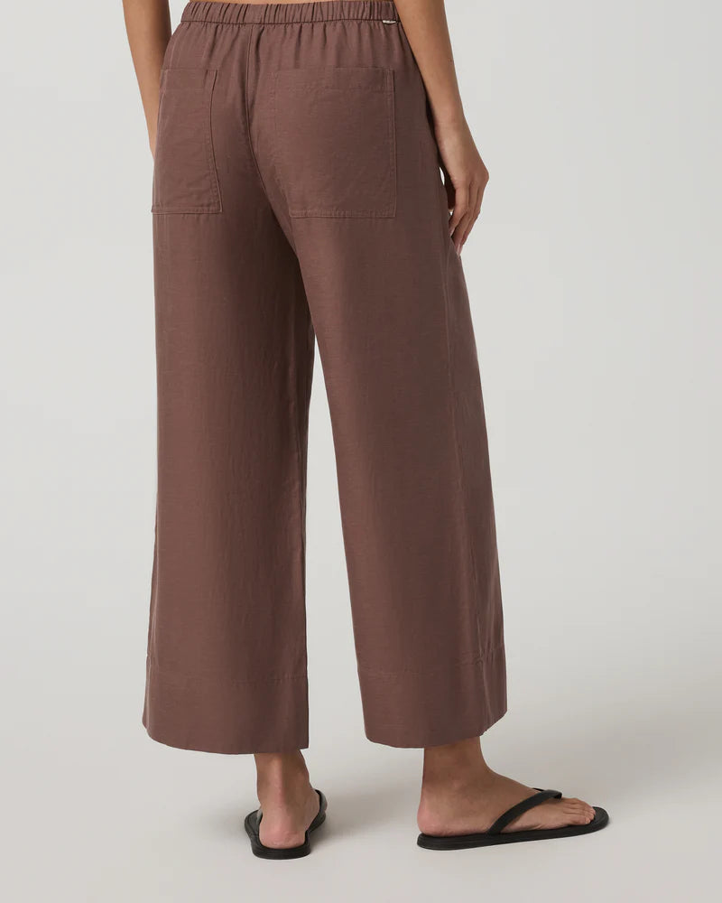 vuori Women's Trestles Twill Crop Wideleg Pant in Sable
