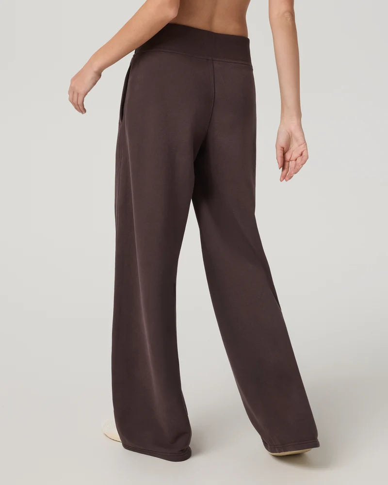 vuori Women's Sedona Midrise Wideleg Sweatpant in French Roast