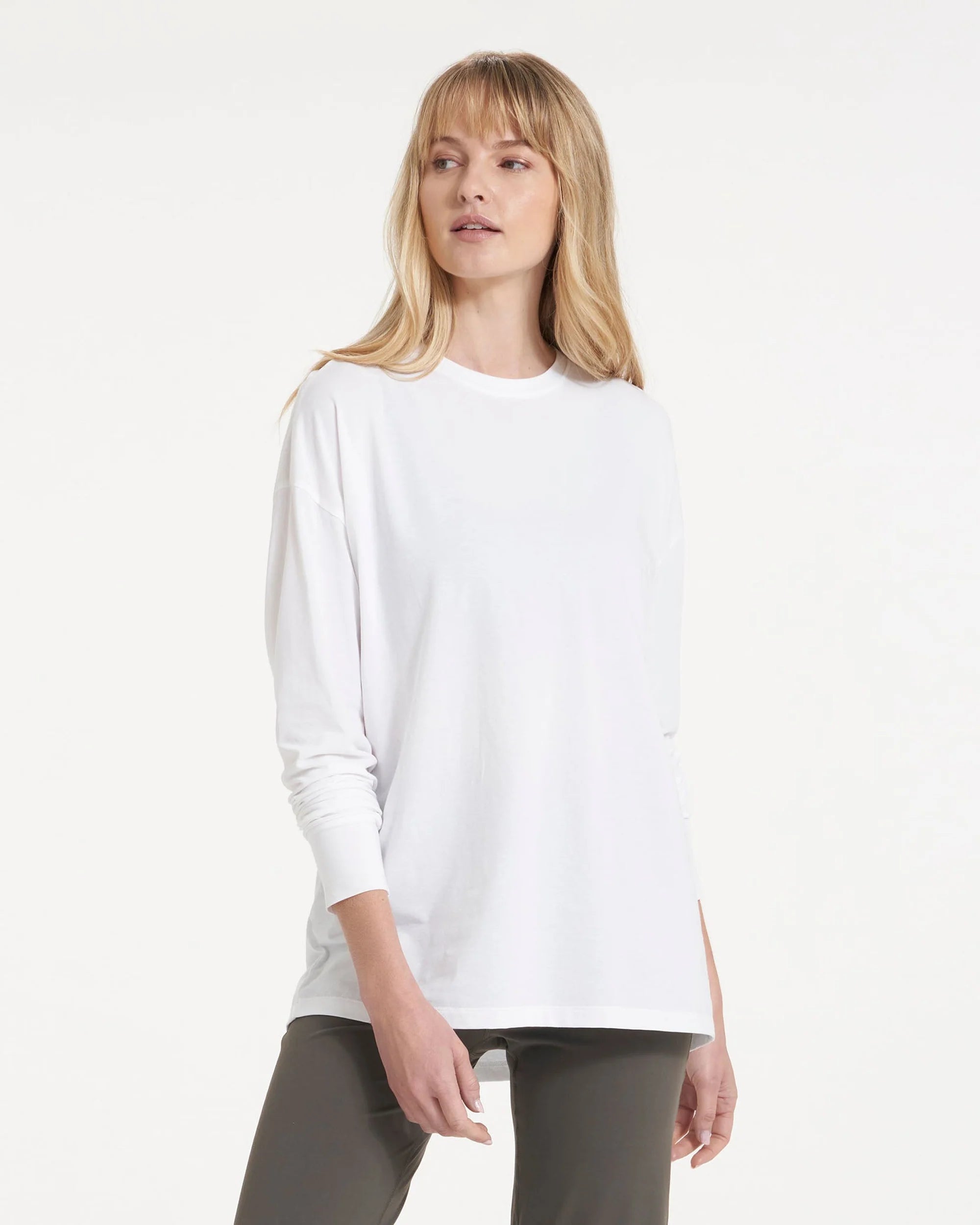 vuori Women's Long-Sleeve Feather Tee in White