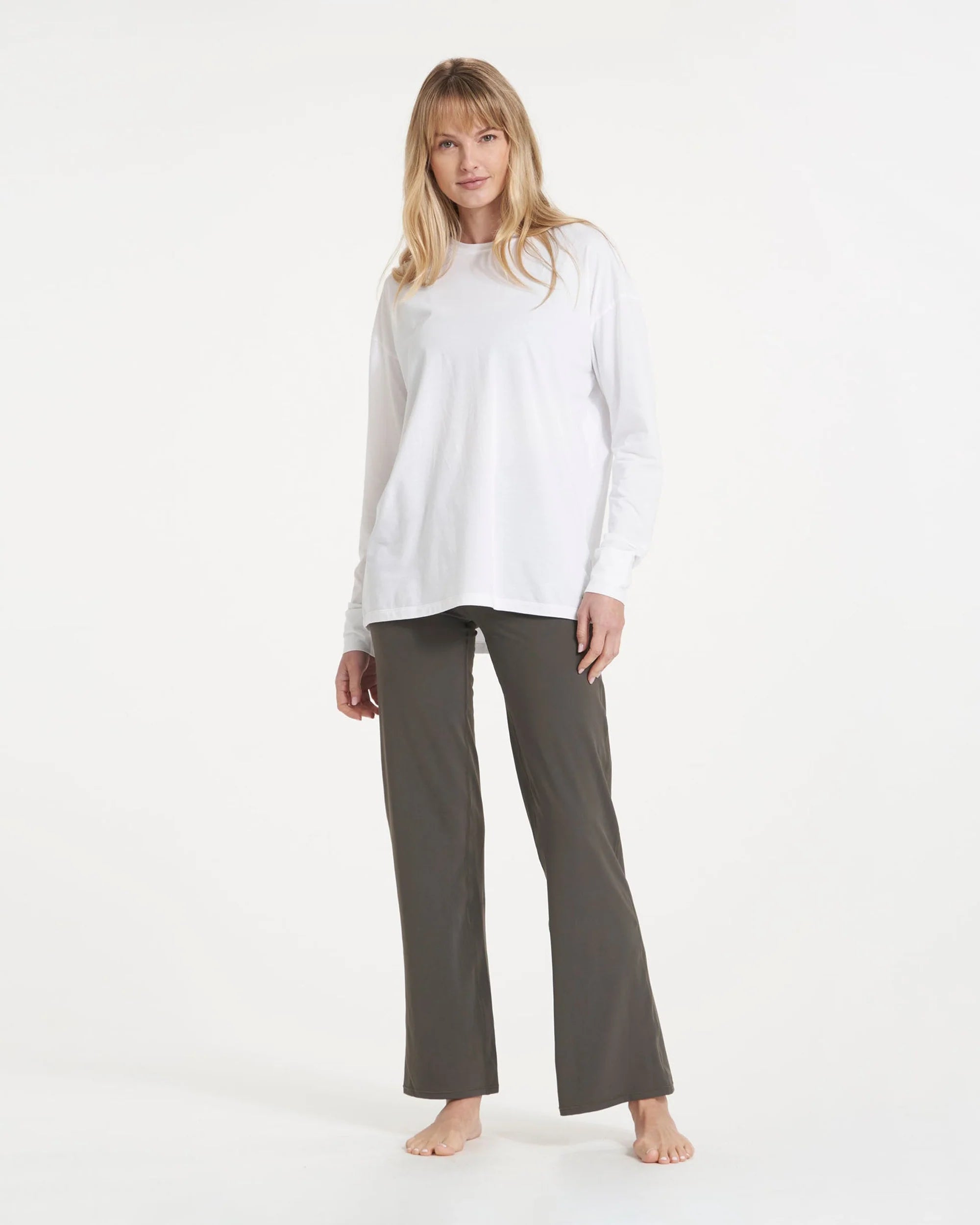 vuori Women's Long-Sleeve Feather Tee in White