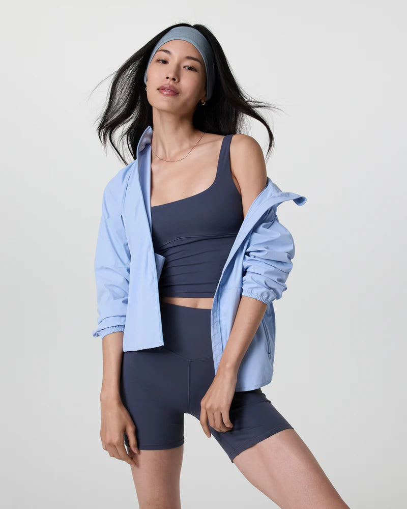 vuori Women's Renew Trainer Shell in Surf