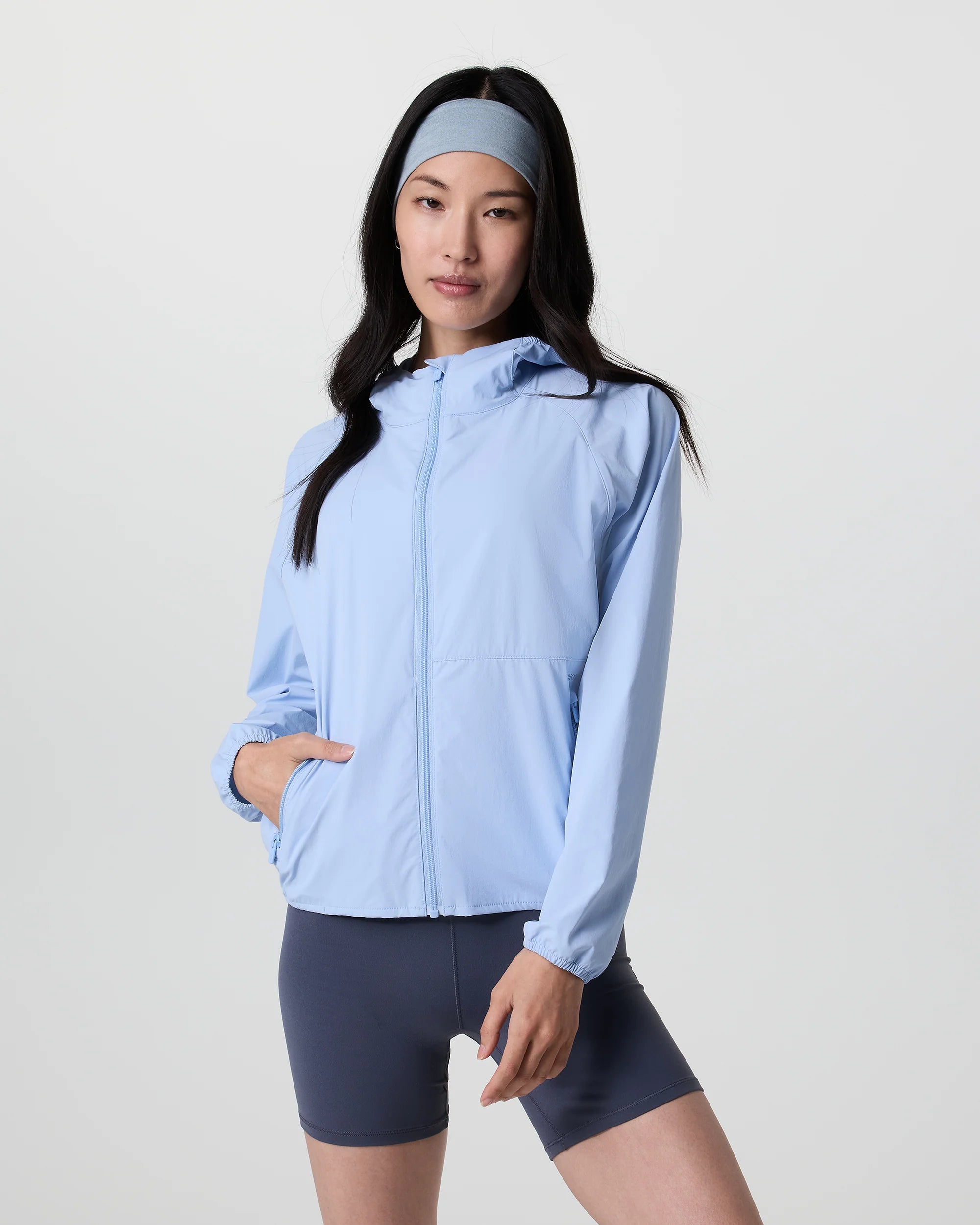 vuori Women's Renew Trainer Shell in Surf