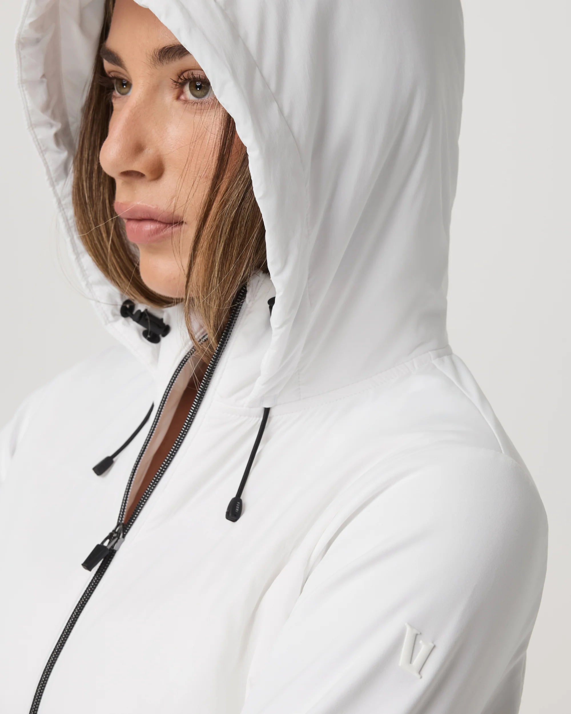 vuori Women's Chilled Out Full Zip in White