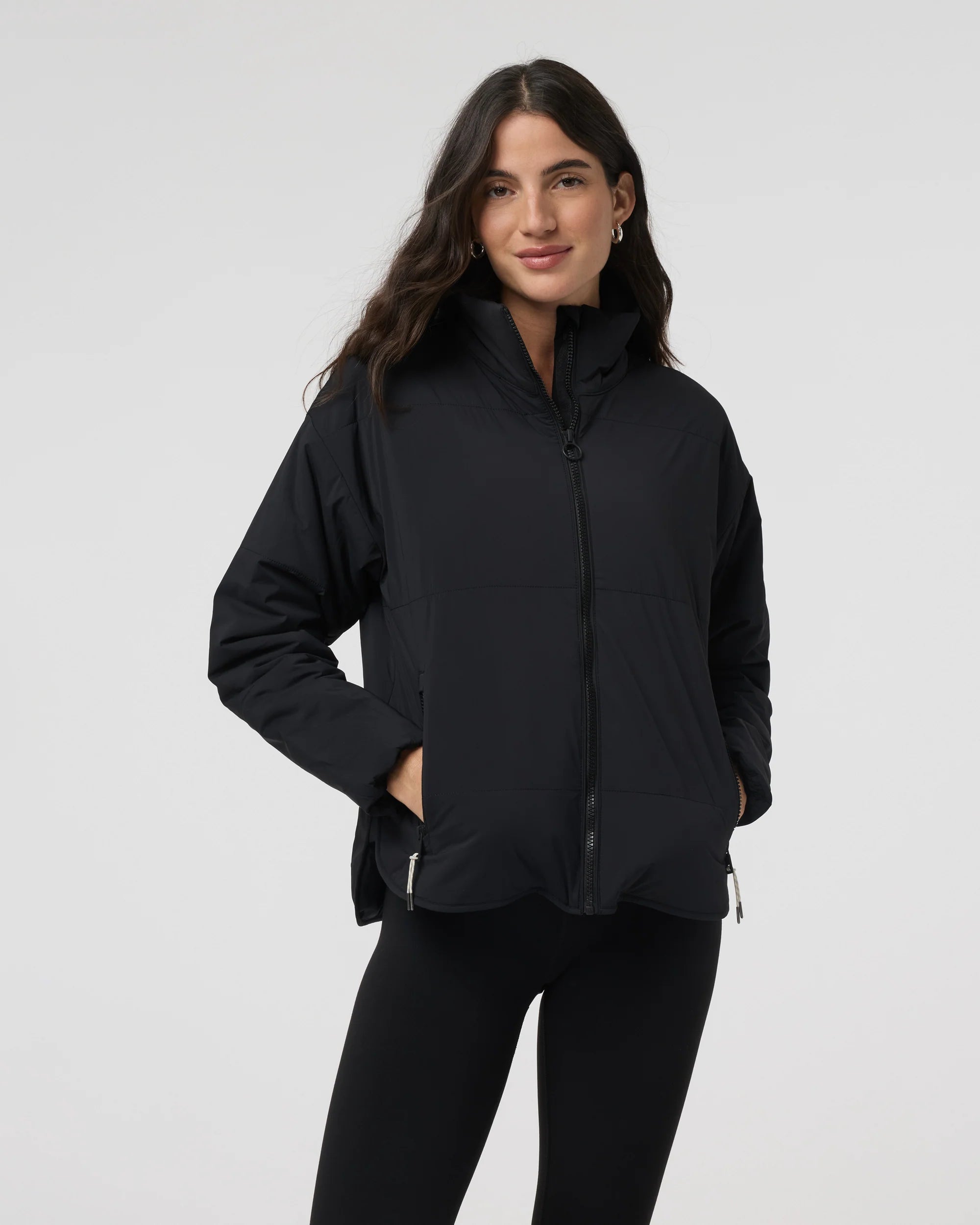vuori Women's Canyon Insulated Jacket in Black