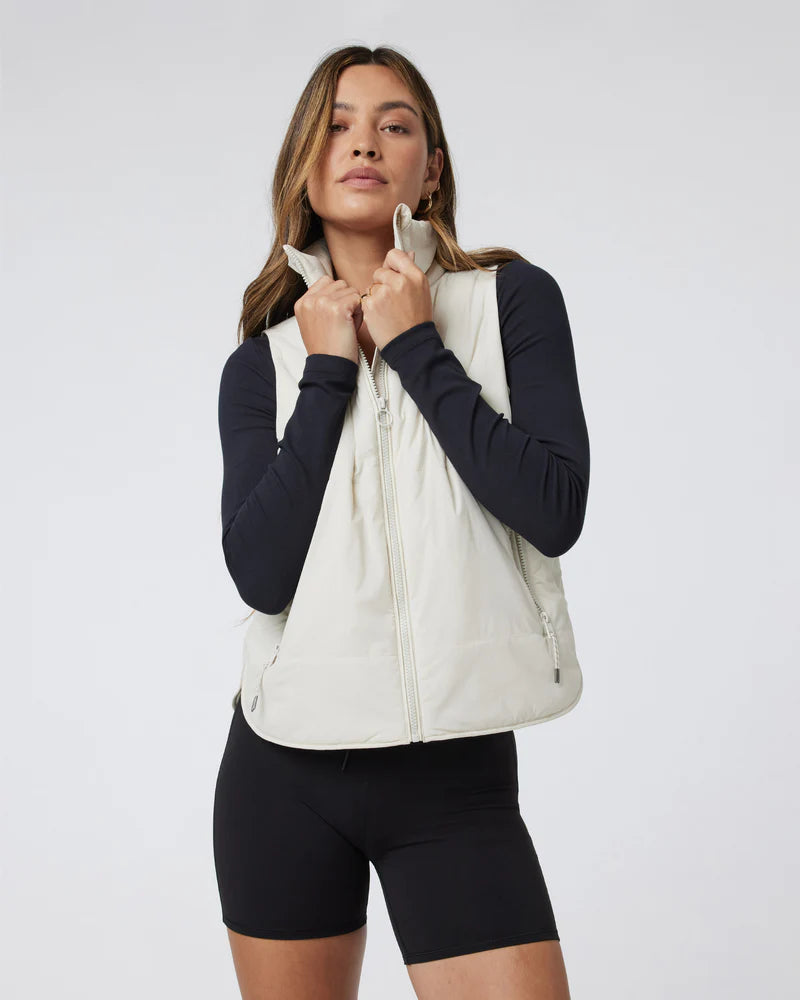 vuori Women's Canyon Insulated Vest in Bone