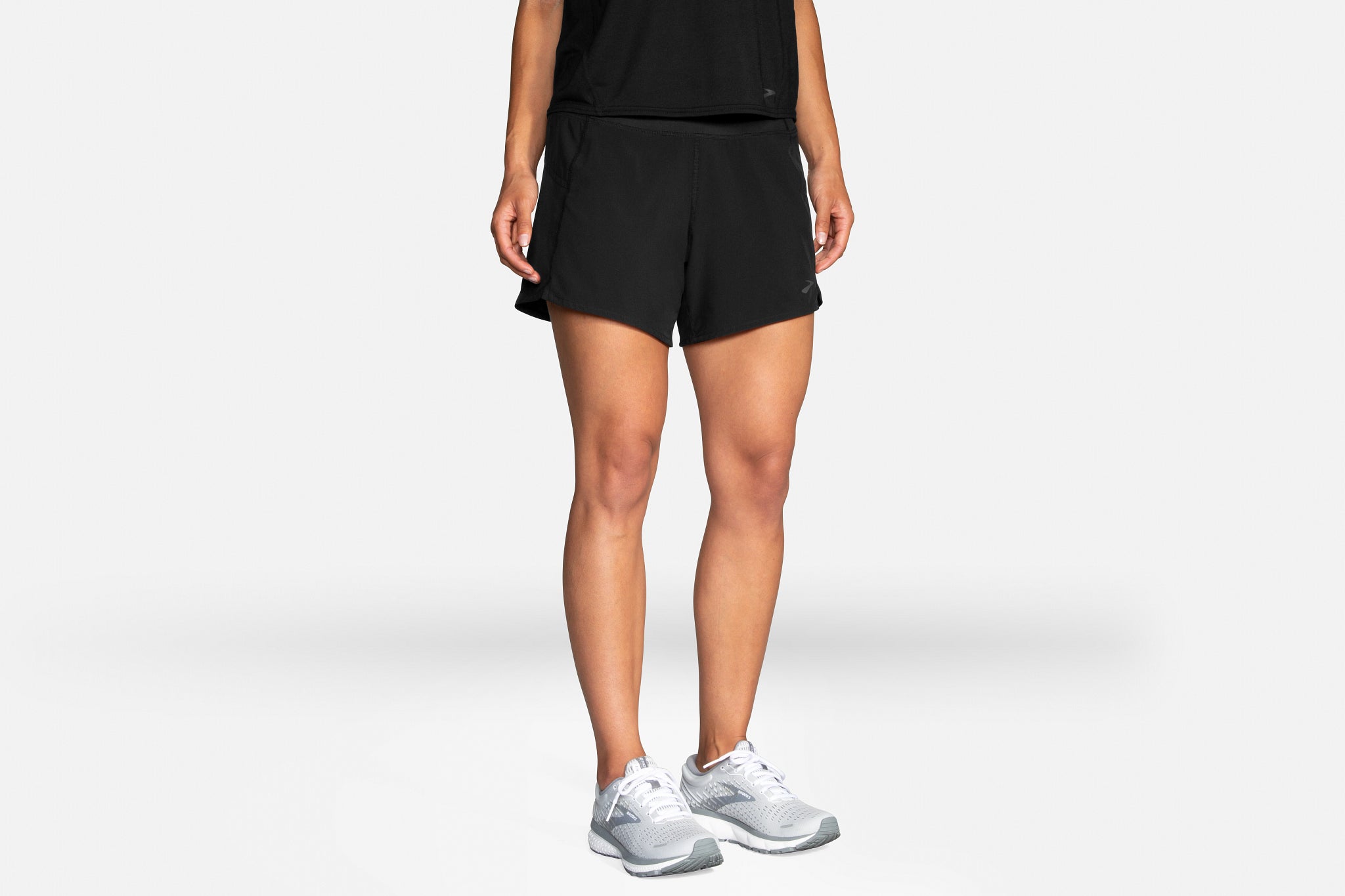 Women's Brooks Chaser 5" Short in Black