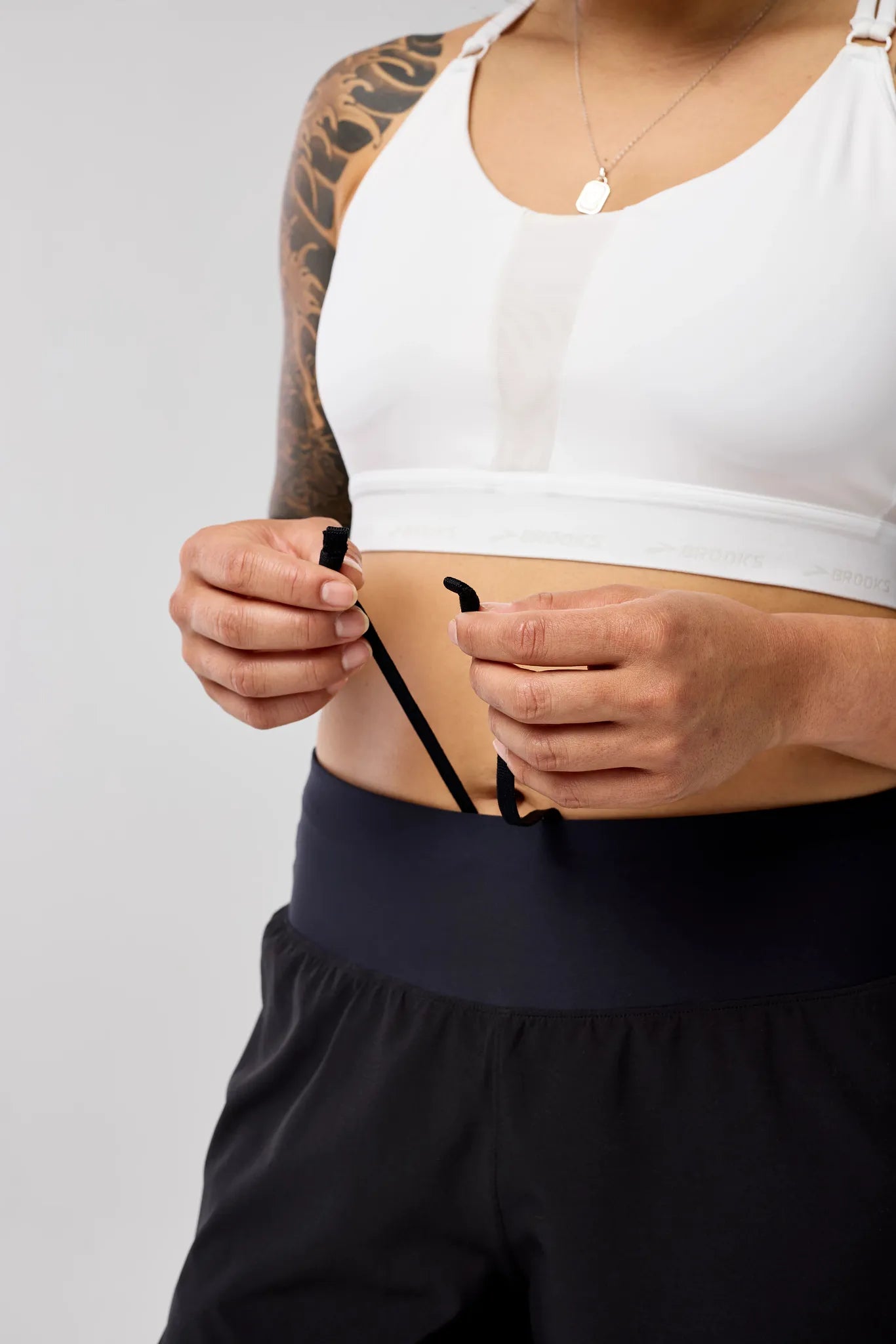 Women's Brooks Chaser 5" Short 2.0 in Black