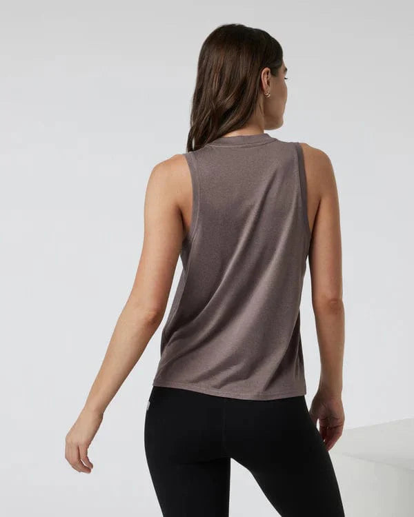 vuori Women's Energy Top Long in Raisin