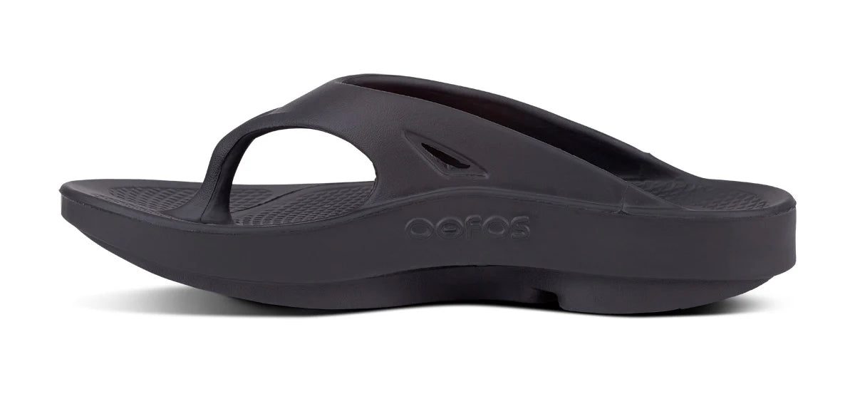 Oofos OOriginal Recovery Sandal in Black