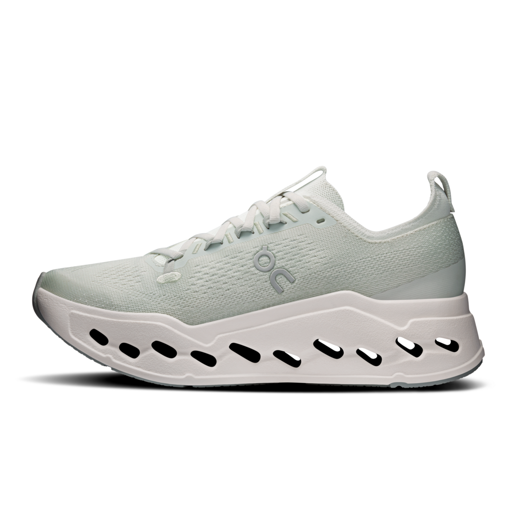 Women's On Cloudsurfer Max Running Shoe in Iceberg | Ivory