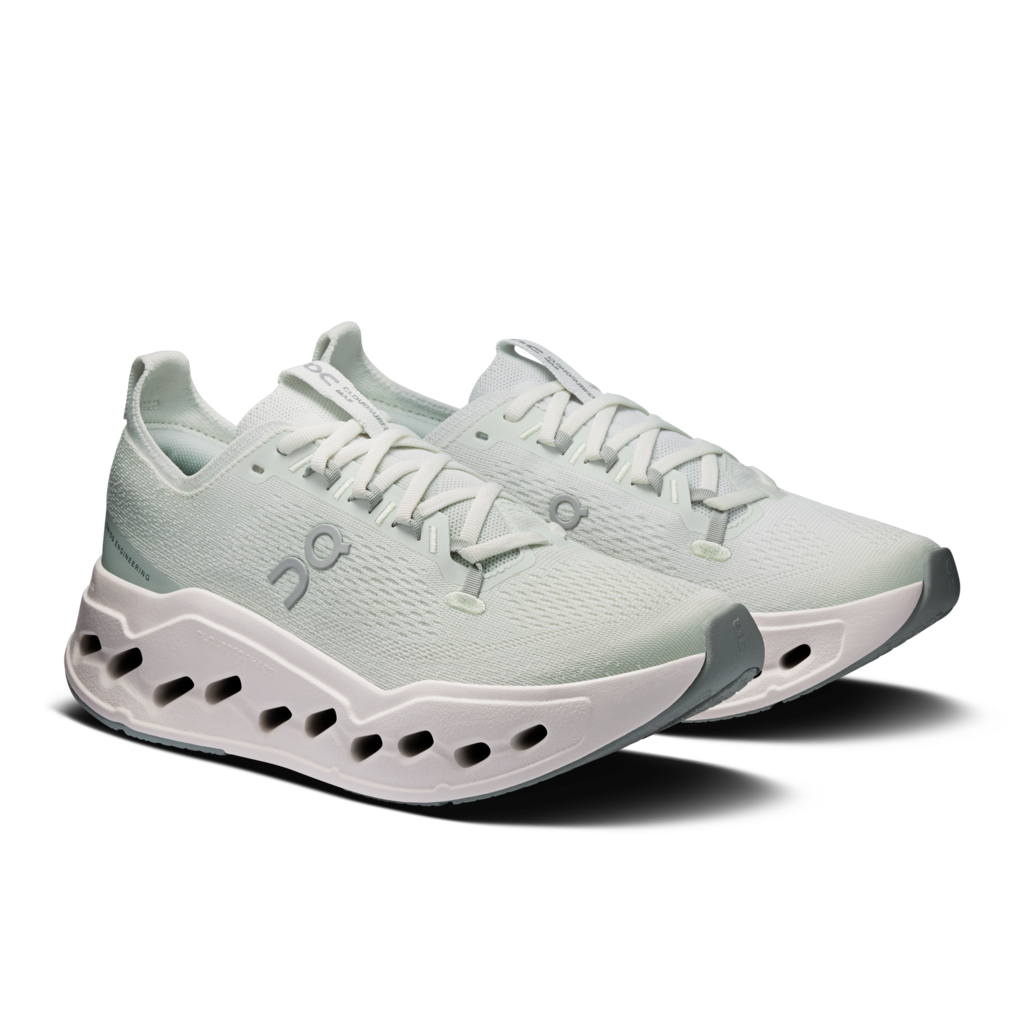 Women's On Cloudsurfer Max Running Shoe in Iceberg | Ivory
