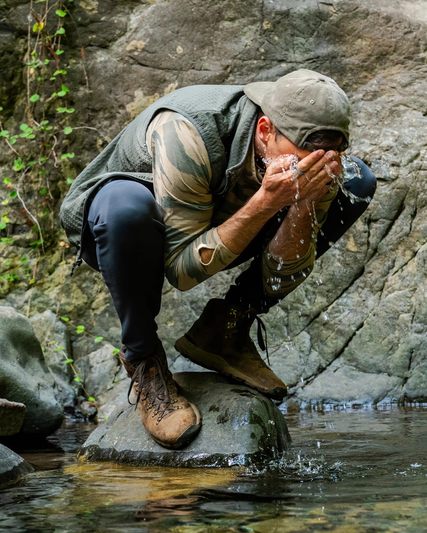 Free Fly Men's Highmile Jogger in Black Sand