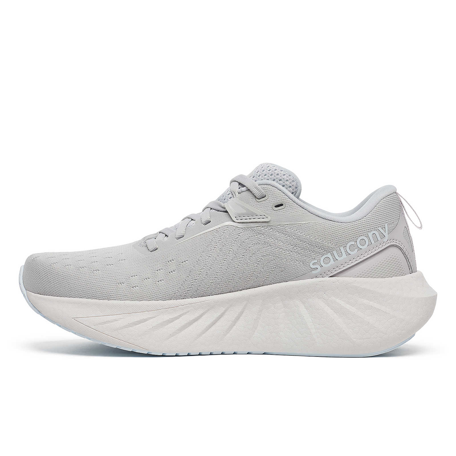 Women's Saucony Triumph 22 Running Shoe in Cloud