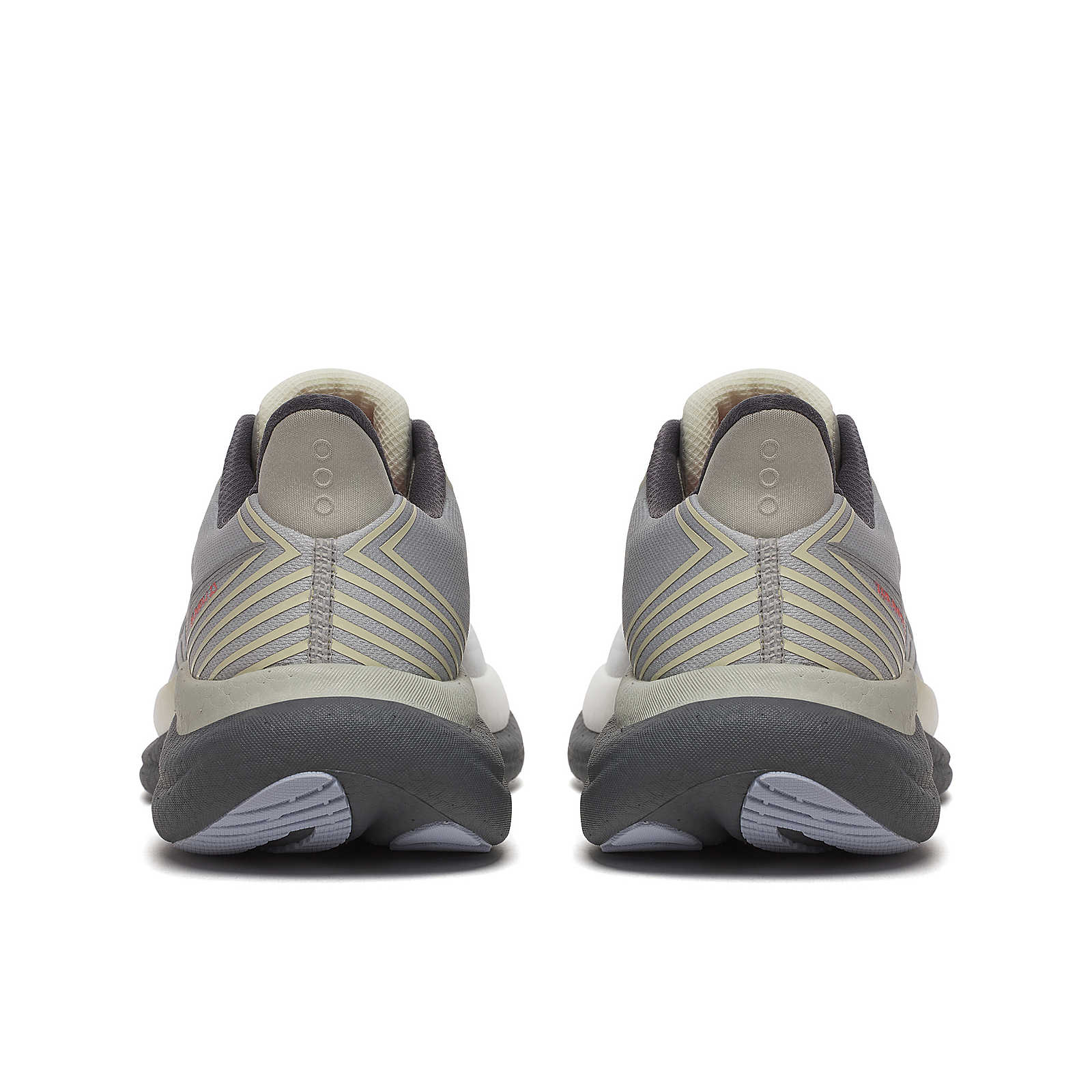 Men's Saucony Triumph 23 Running Shoe in Grey | Shadow